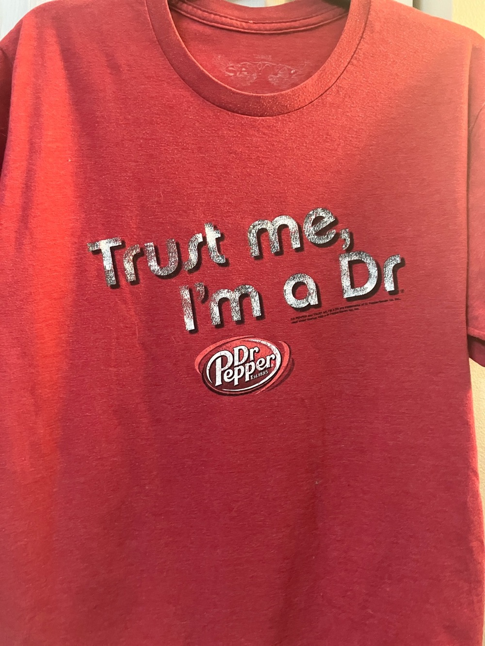 'Trust me, I'm a Dr' Red Graphic Tee - Men’s Large “Dr Pepper”